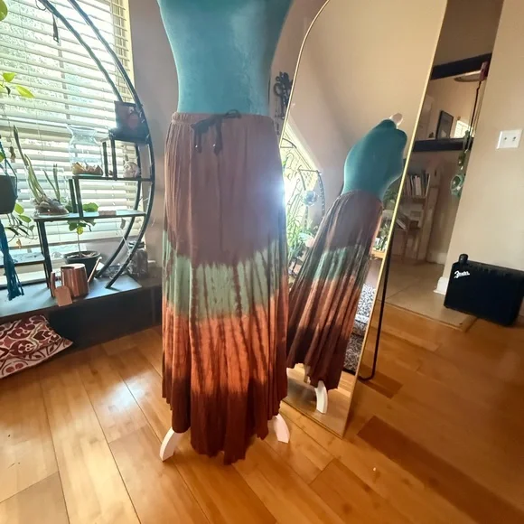 Gypsy Rose Tie-Dye Earth Tones Maxi Skirt – Handmade in Nepal, Size L - Picture 2 of 6